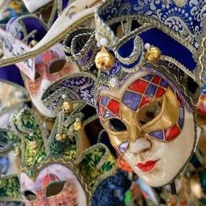 Meet your Posher, Dina